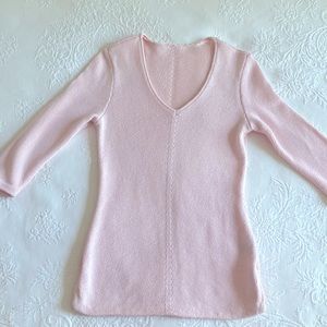 Pale pink, V-neck three-quarter sleeve sweater 100% cotton